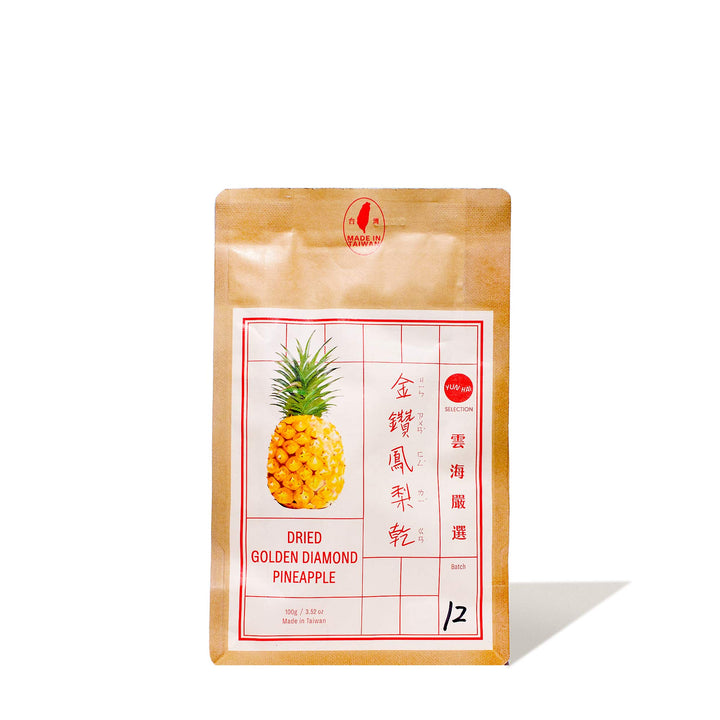 A bag of Yun Hai Dried Golden Diamond Taiwanese Pineapple tea with chinese writing on it.