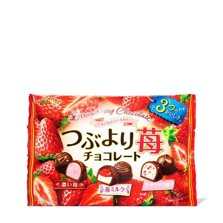A bag of Meito Tsubuyori Strawberry Chocolate with japanese writing on it.