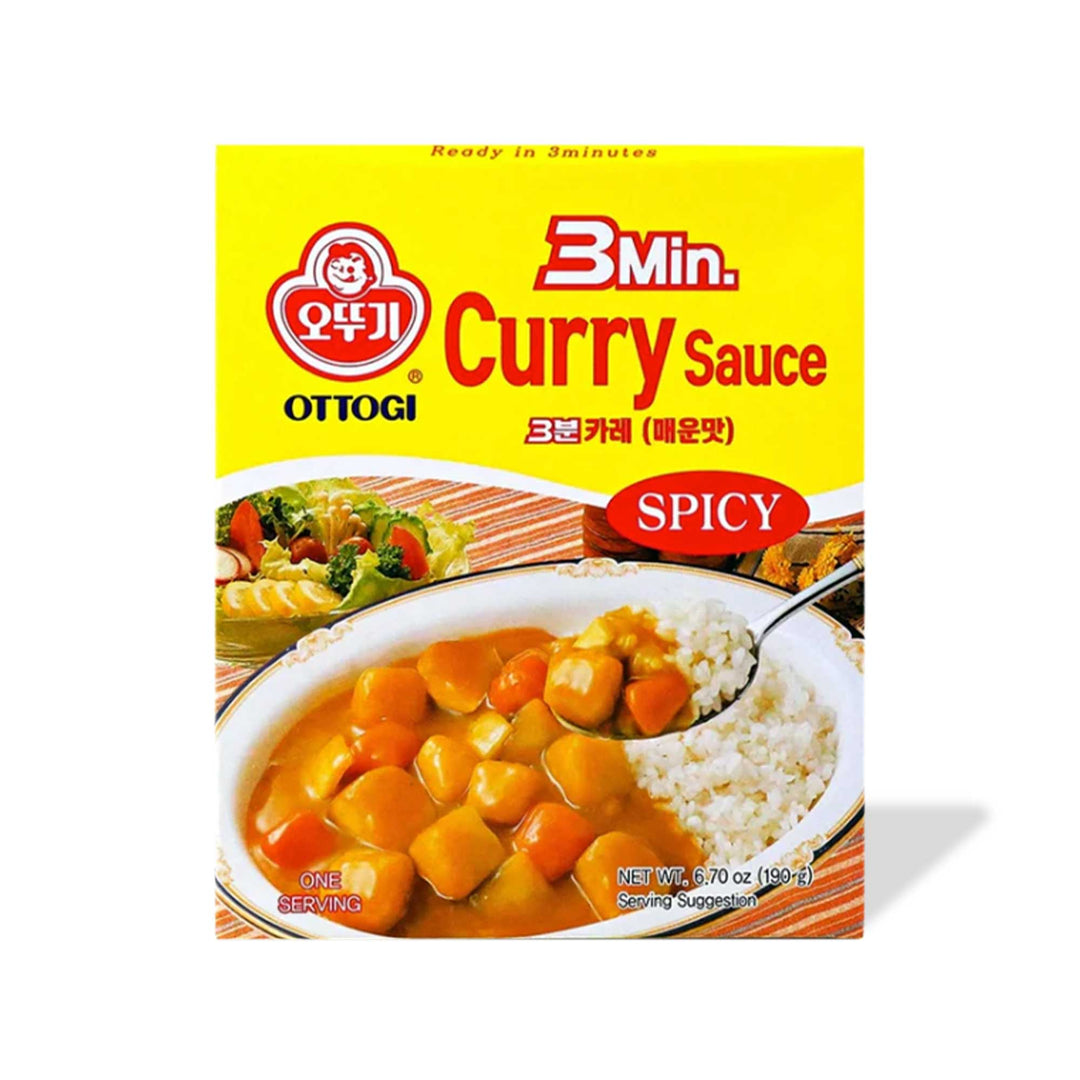 Package of Ottogi Instant Curry: Hot with a depiction of a serving suggestion featuring curry and rice.