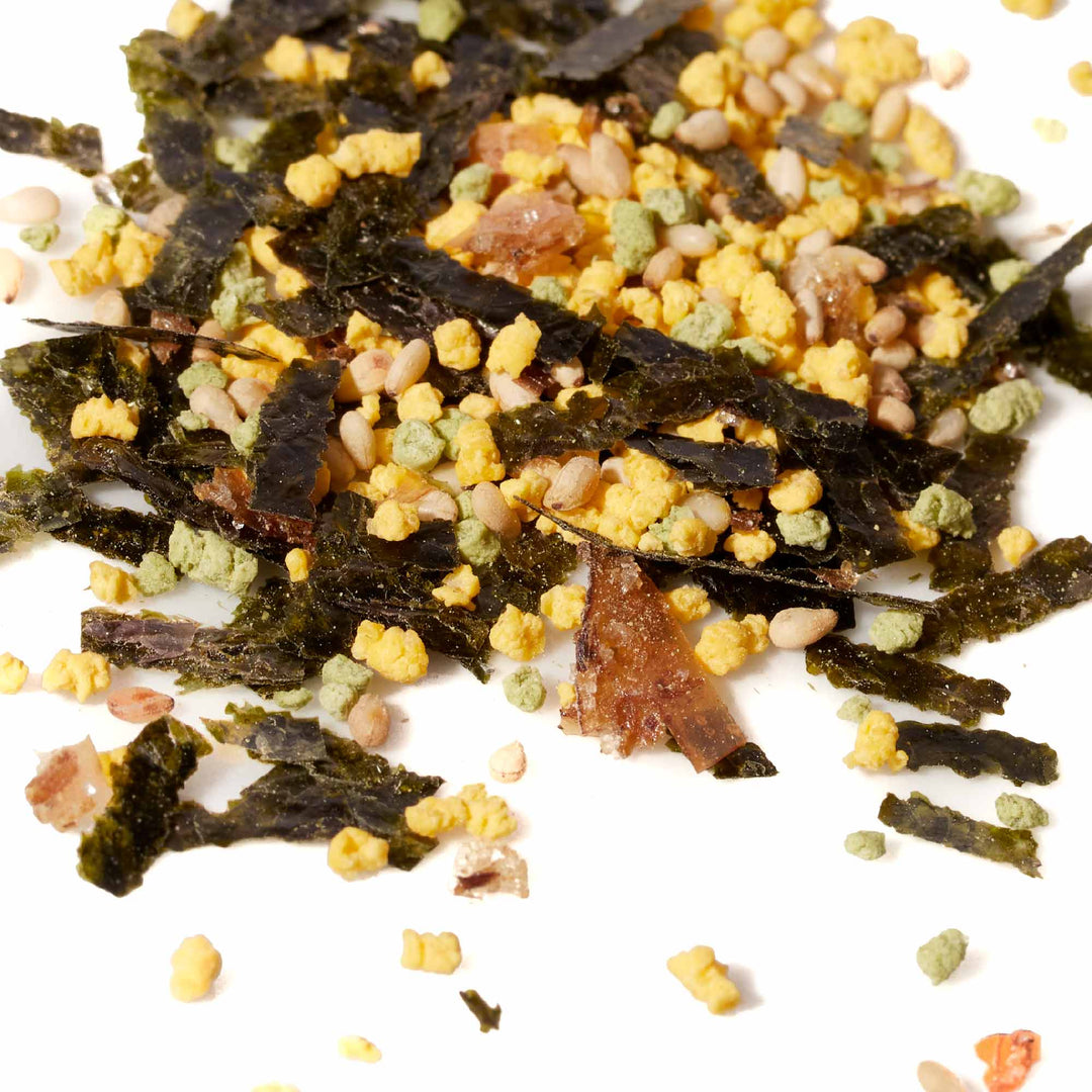 Ajishima Japanese green tea with a mixture of nuts and seeds.