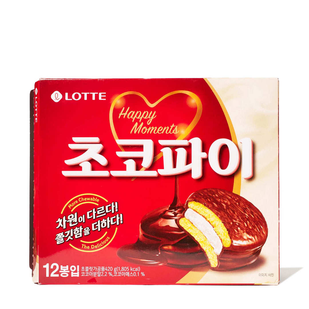 A box of Lotte's Choco Pie (12 pieces) cookies.