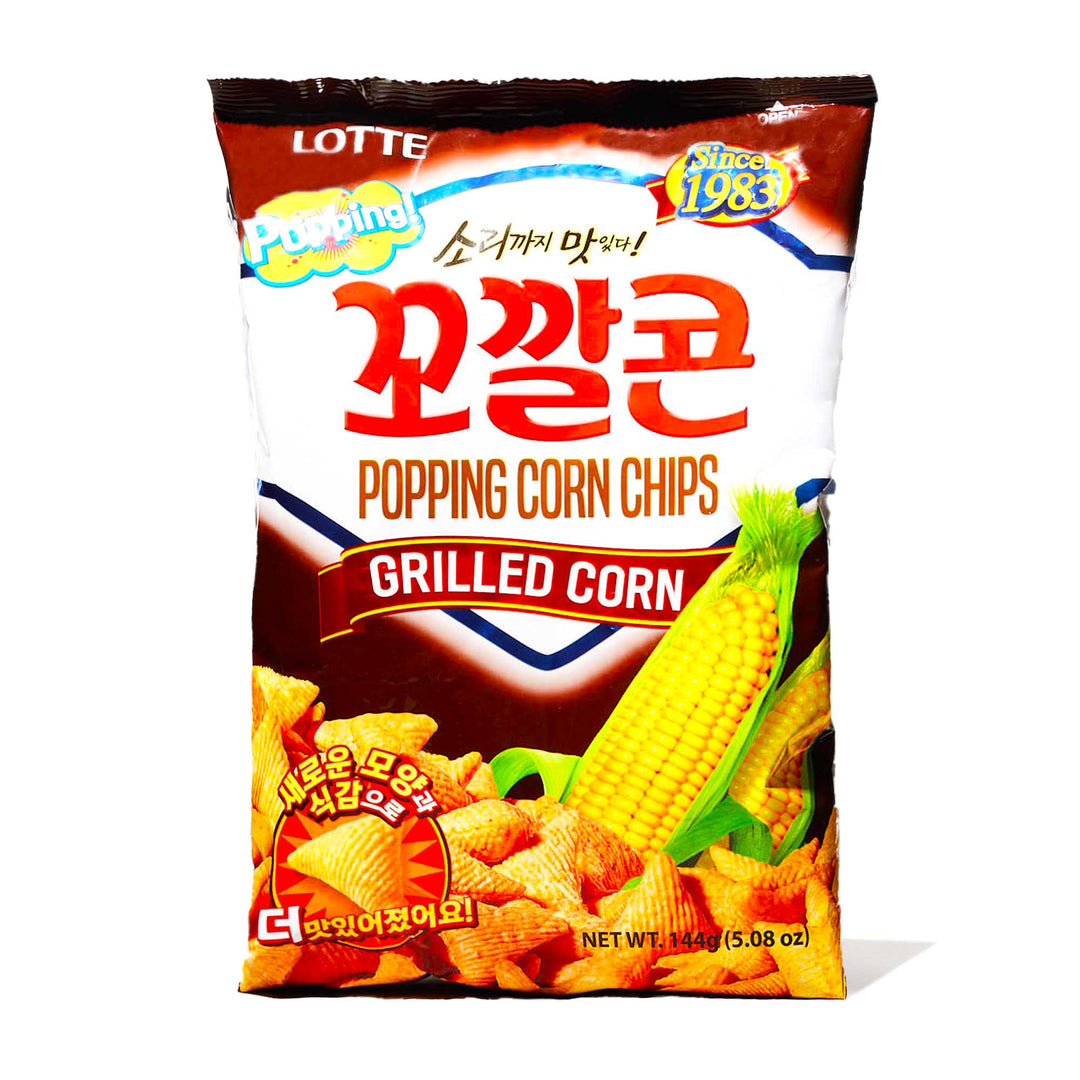A bag of Lotte Kokkalcorn Popping Corn Chips: Grilled Corn on a white background.