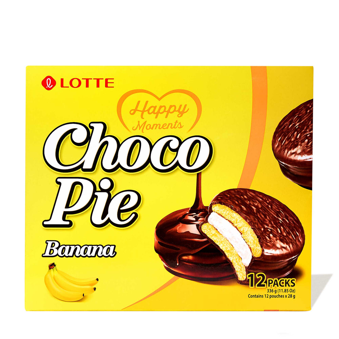A box of Lotte Choco Pie: Banana (12 pieces) with bananas on it.